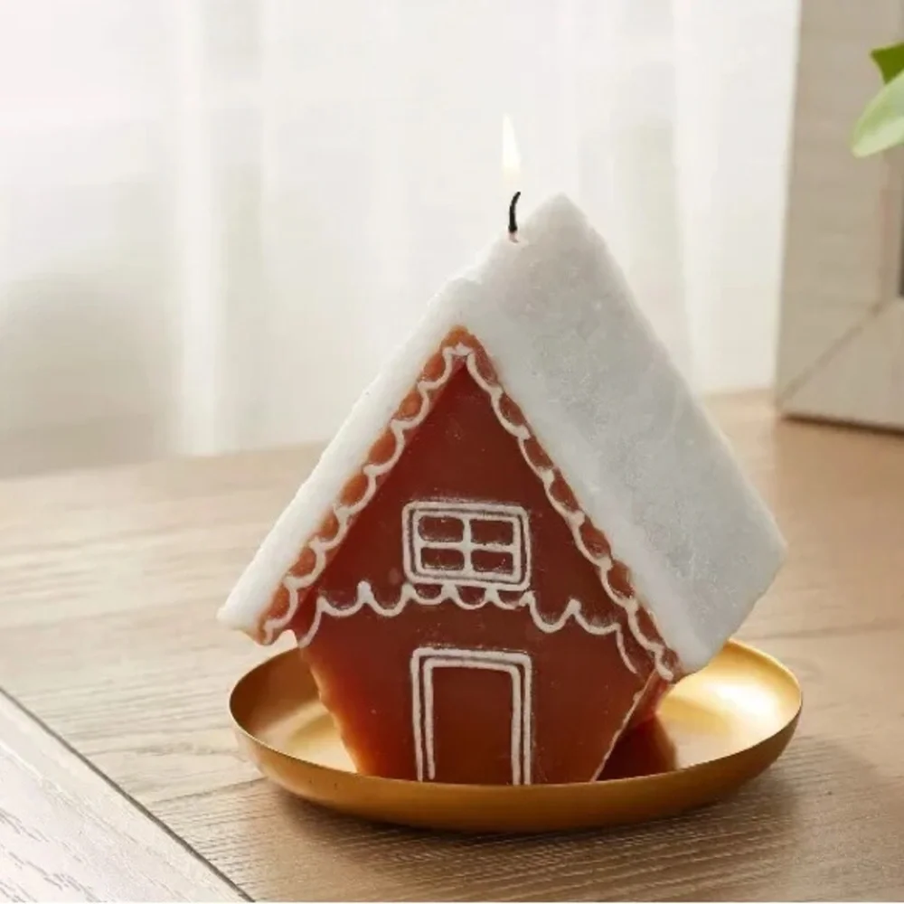 NWT Unique Target Threshold Christmas Gingerbread Frosting Figural Candle